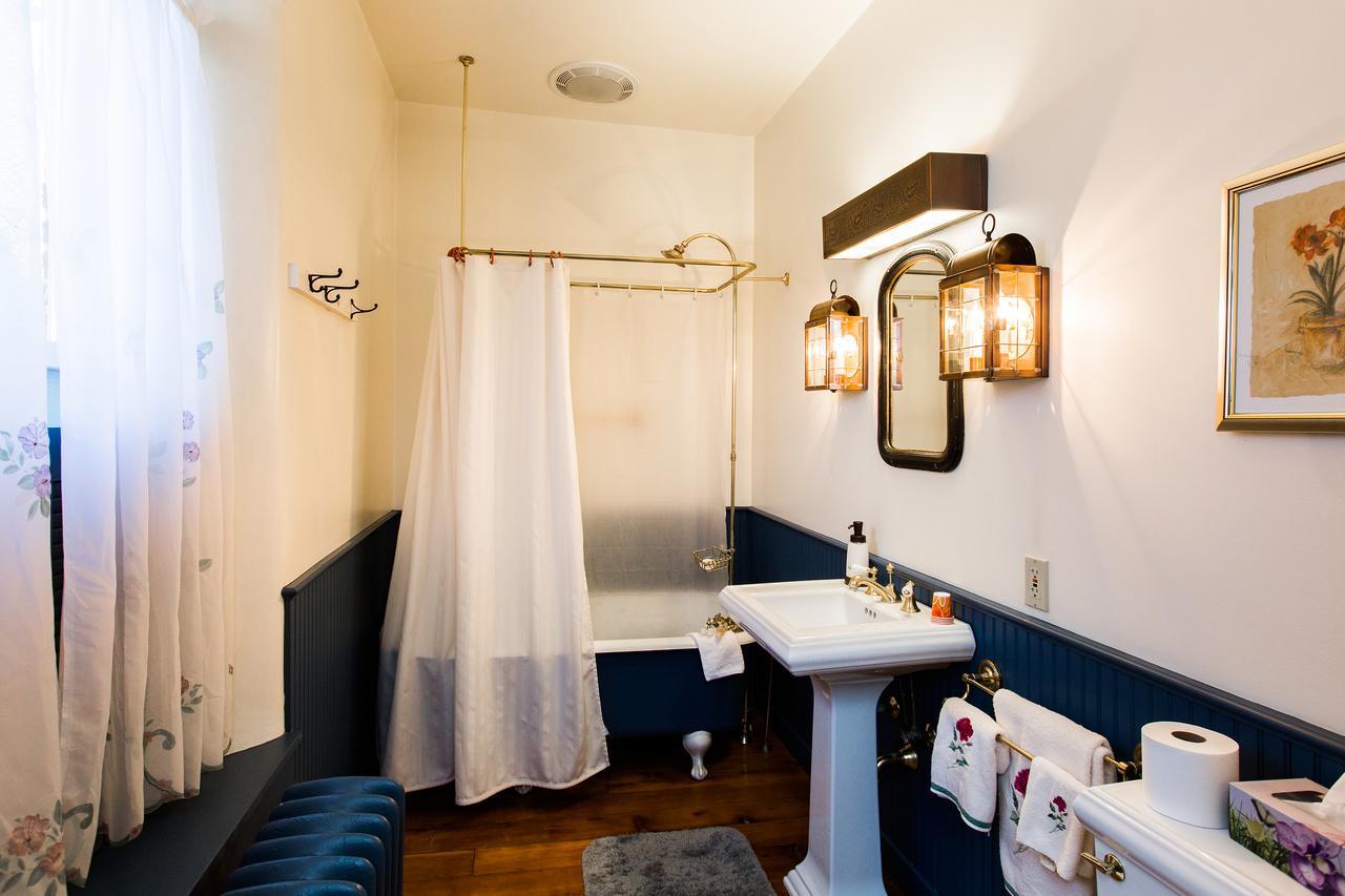 Red Rose Bed & Breakfast Smoketown エクステリア 写真