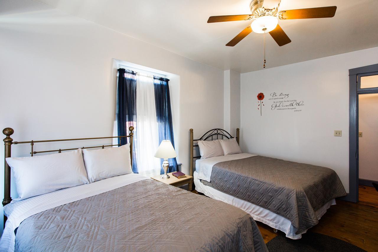Red Rose Bed & Breakfast Smoketown エクステリア 写真