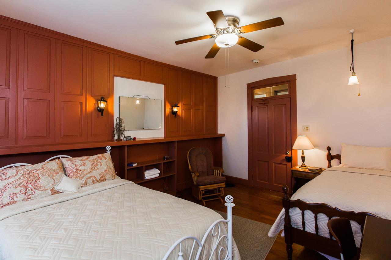 Red Rose Bed & Breakfast Smoketown エクステリア 写真